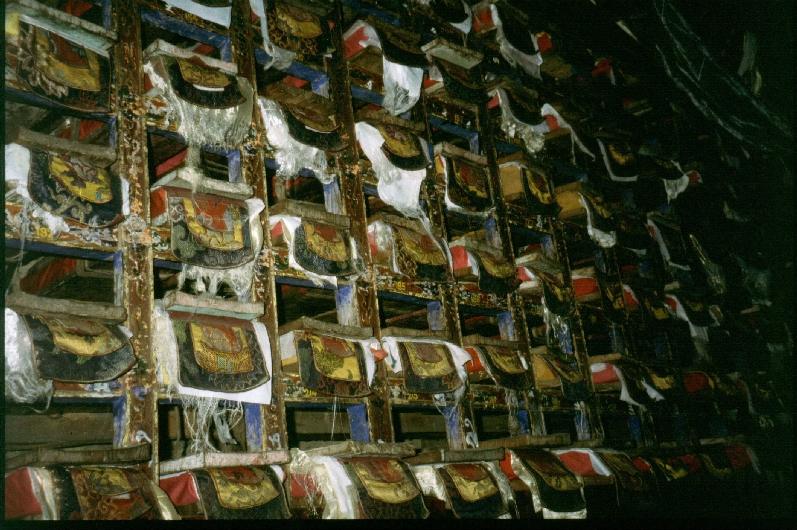 Bin02S17 Gompa Library.jpg